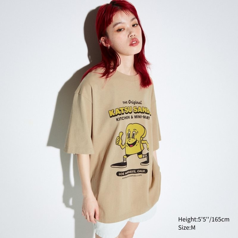 Uniqlo L.A. Eats Ut Oversized Short-sleeve Graphic Katsu Sando T-shirt Herr Beige | 3567862